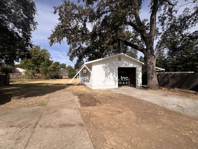 Building Photo - 6101 Mariposa Ave
