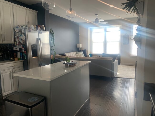 Kitchen into living area - 3606 Journal St