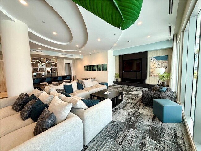 Building Photo - 301 Quay Cmn