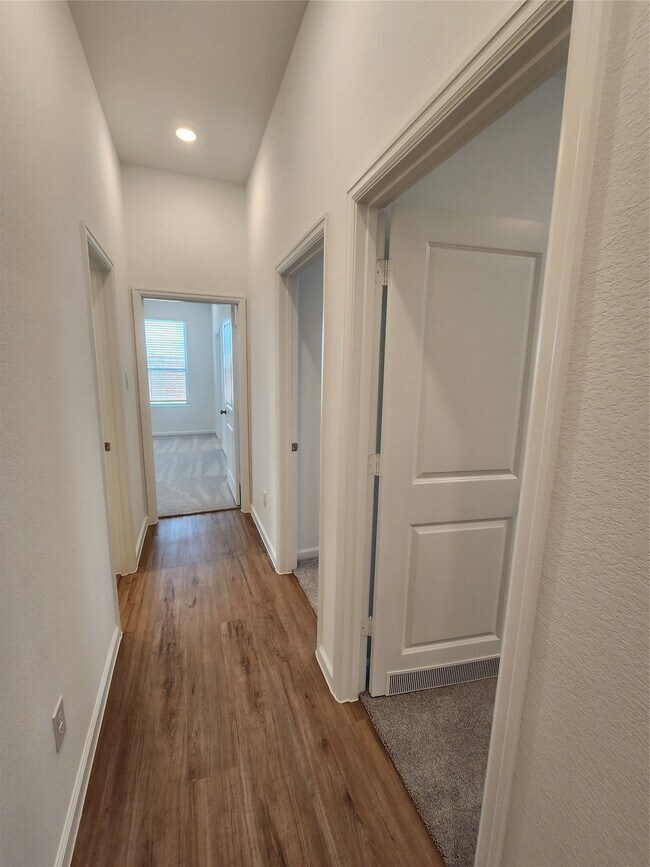 Building Photo - 27122 Berry Bright Dr