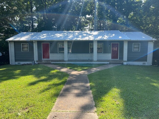 Building Photo - 406-408 Rogers