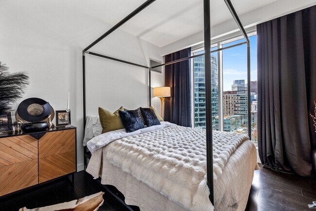 Building Photo - 150 Seaport Blvd