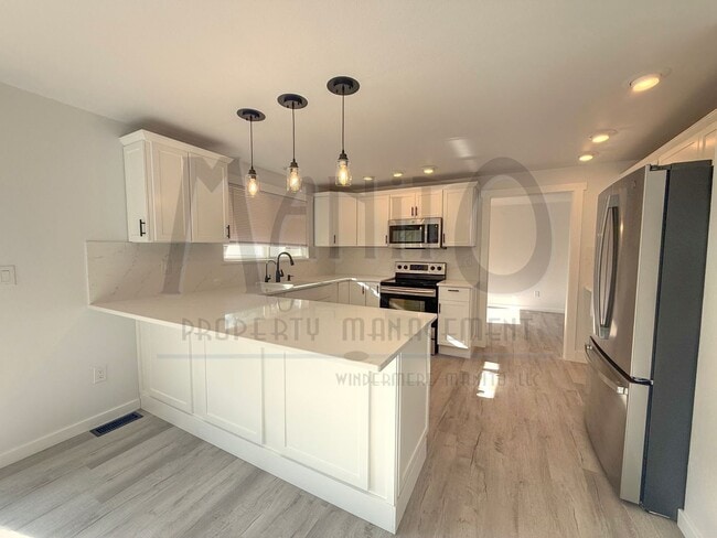 Building Photo - Spacious Nine Mile Home On Acreage