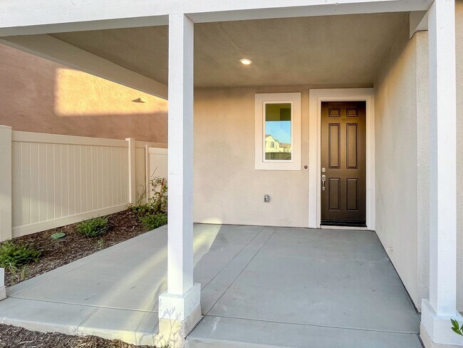 Building Photo - NEWER CONSTRUCTION ~SOLAR~ 3 BED 3 BATH BE...