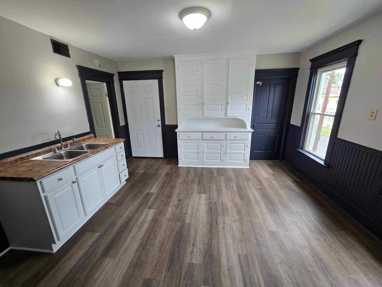 Building Photo - 336 W 29th St