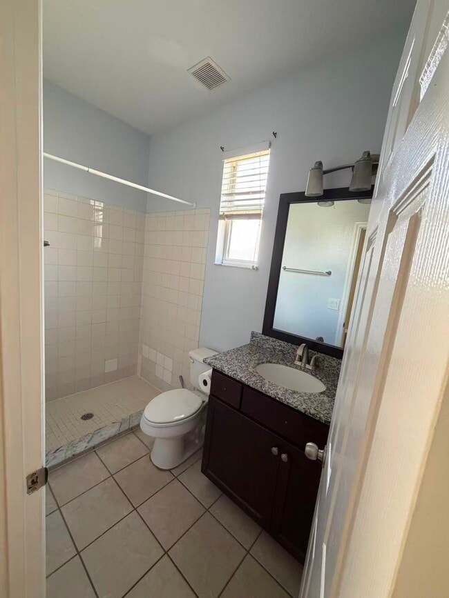 Building Photo - 404 Bluff Pass Dr