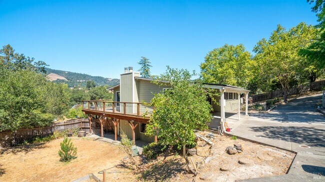 Building Photo - 6131 Batesole Dr