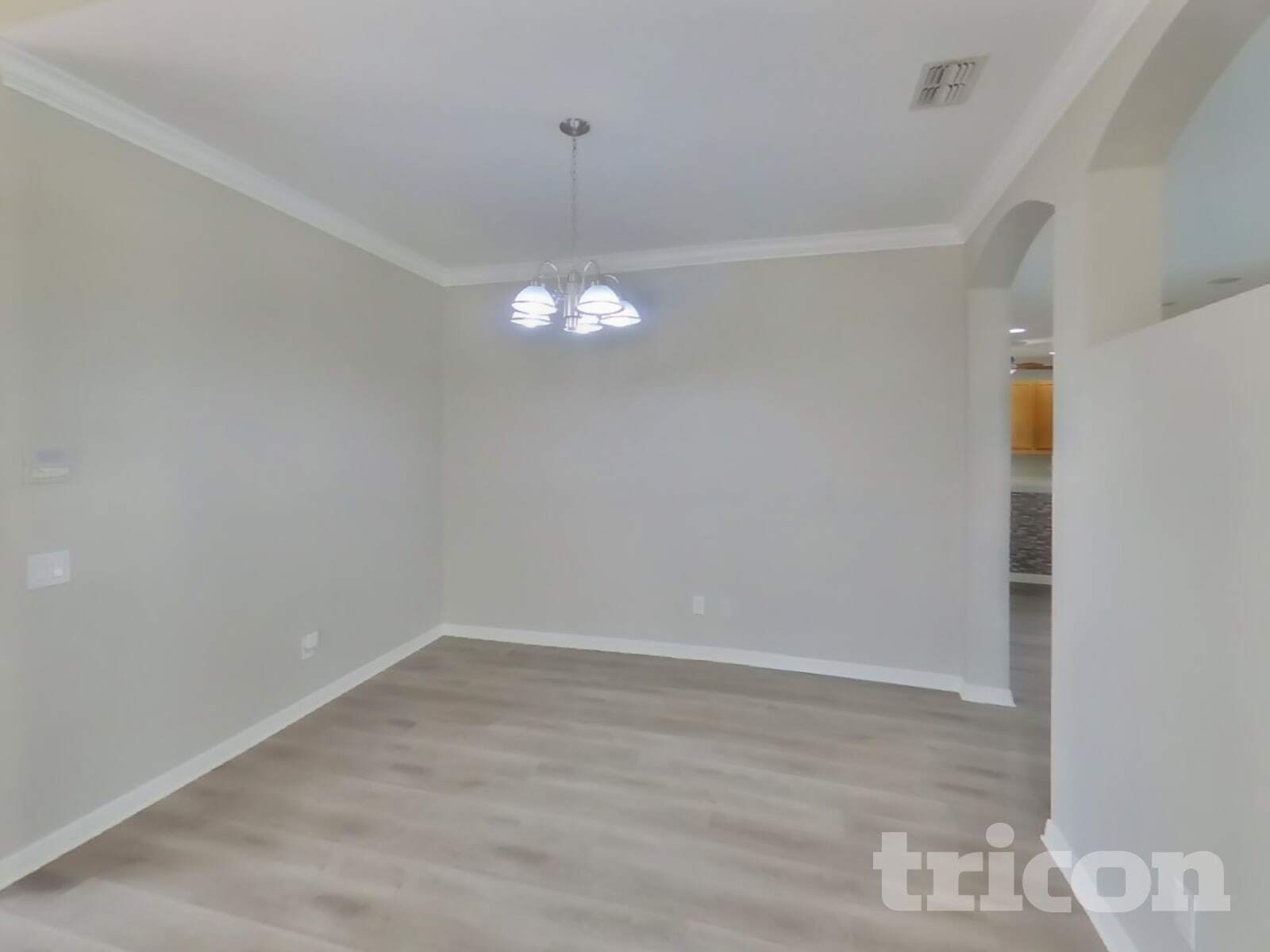 Building Photo - 16651 Midsummer Ln