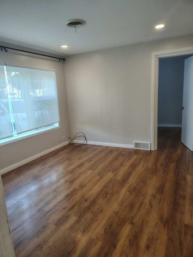 Building Photo - 4109 W 63rd St