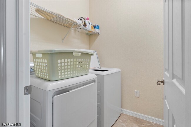 Building Photo - 9497 Casoria Ct