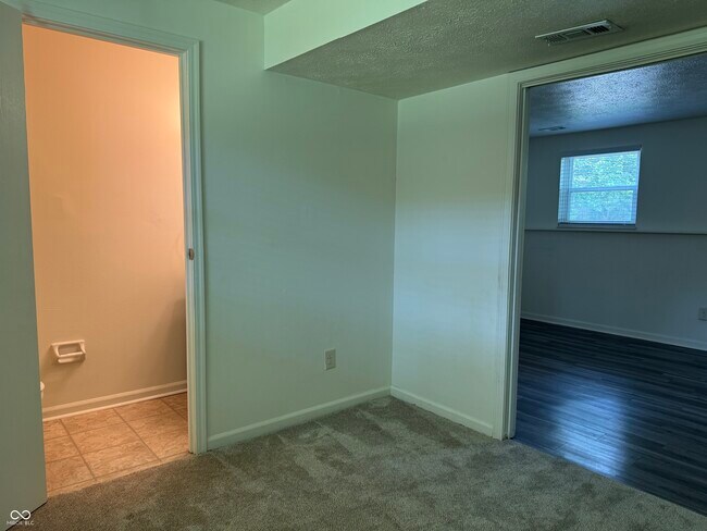 Building Photo - 7717 Cambridge Dr