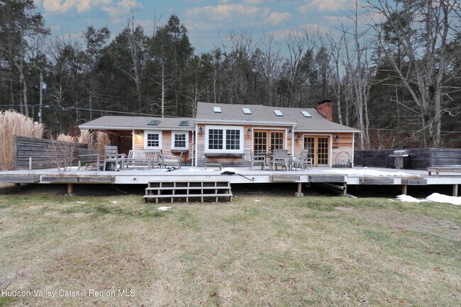 Building Photo - 683 Woodland Valley Rd