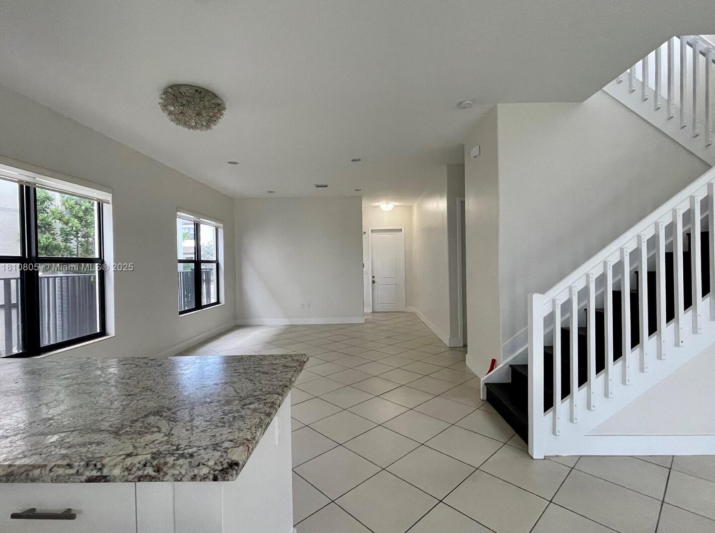 Building Photo - 3316 W 98th Pl