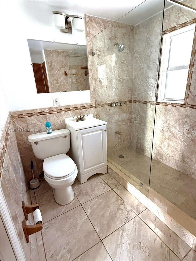 Building Photo - 1207 Marseille Dr