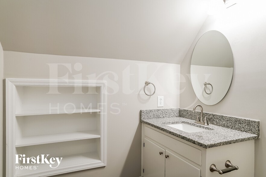 Building Photo - 4921 Tuckahoe Trce