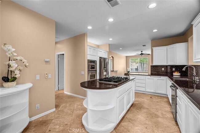 Building Photo - 27131 S Ridge Dr
