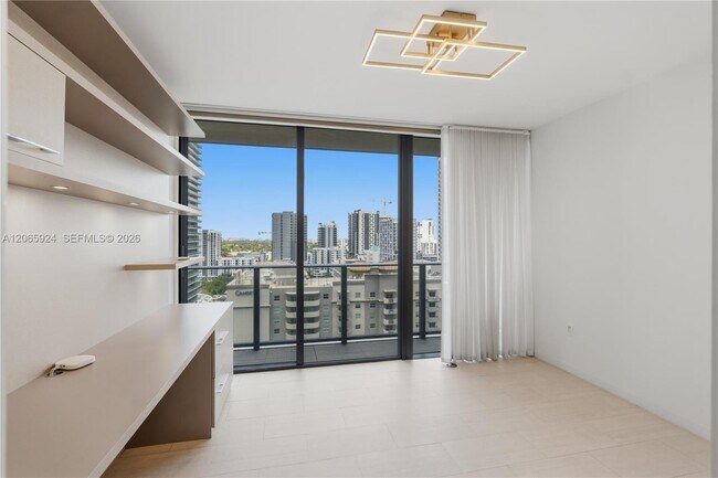 Building Photo - 1000 Brickell Plaza