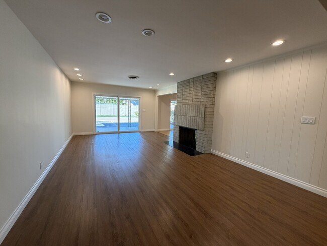 Building Photo - 17537 Margate St