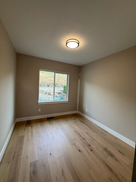 Building Photo - 226 Curtis Dr