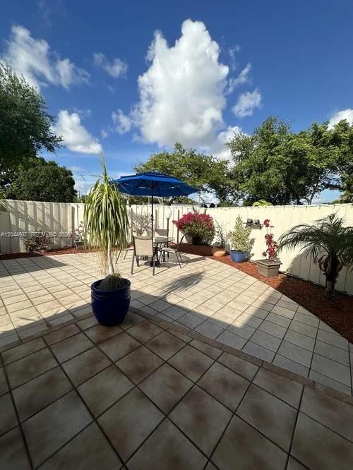 Building Photo - Southwest 70th Lane, Miami, FL 33183 - 3 BR 2.5 BA townhouse