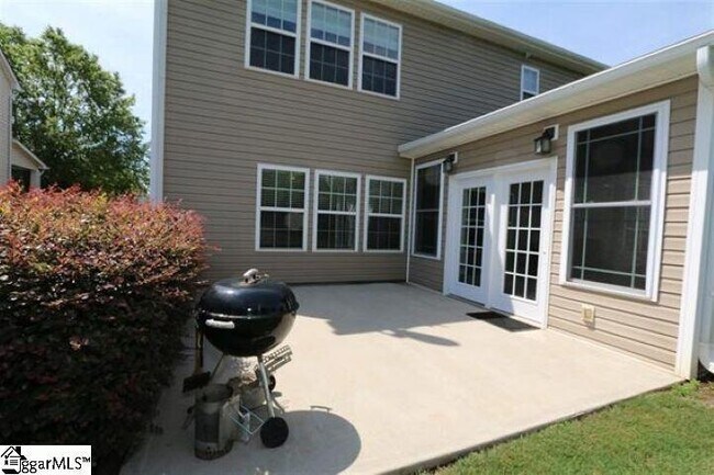Building Photo - 204 Wild Meadow Dr