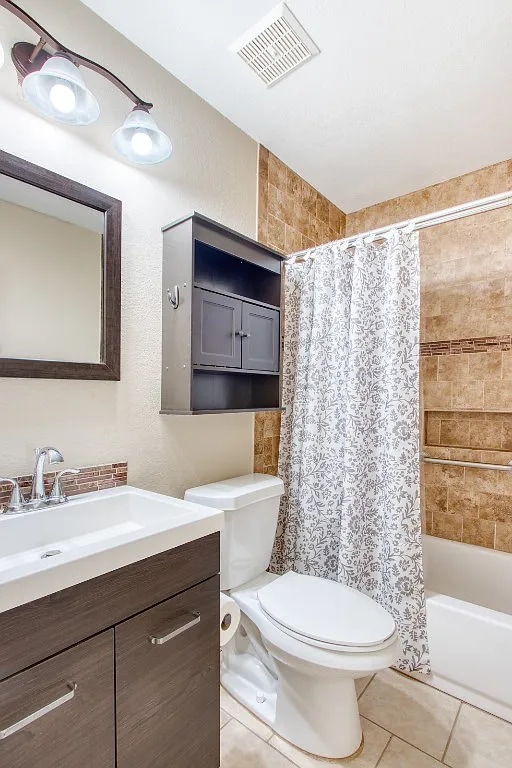 Building Photo - 2436 Nogales Dr