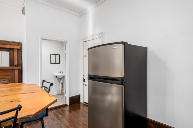 Building Photo - 120 S Cherokee St