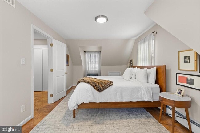 Building Photo - 10808 Hobson St