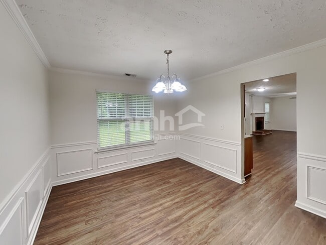 Building Photo - 3254 Ashgrove Ln SW