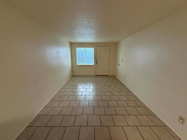 Building Photo - 5425 E 30th St