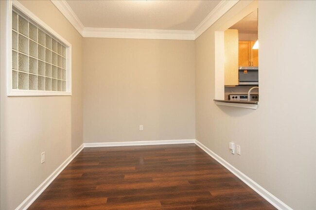 Building Photo - 2bd/2Ba Midtown Condo Perfect for Roommates w/ Pool and Gym!