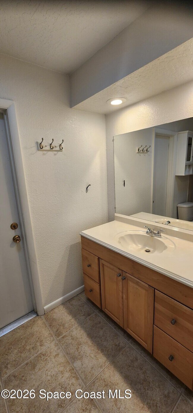 Building Photo - 1795 Bayberry Dr