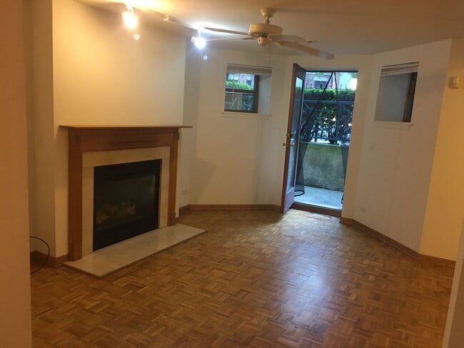 Building Photo - Large 3 bed/ 2 bath garden unit Available July 1