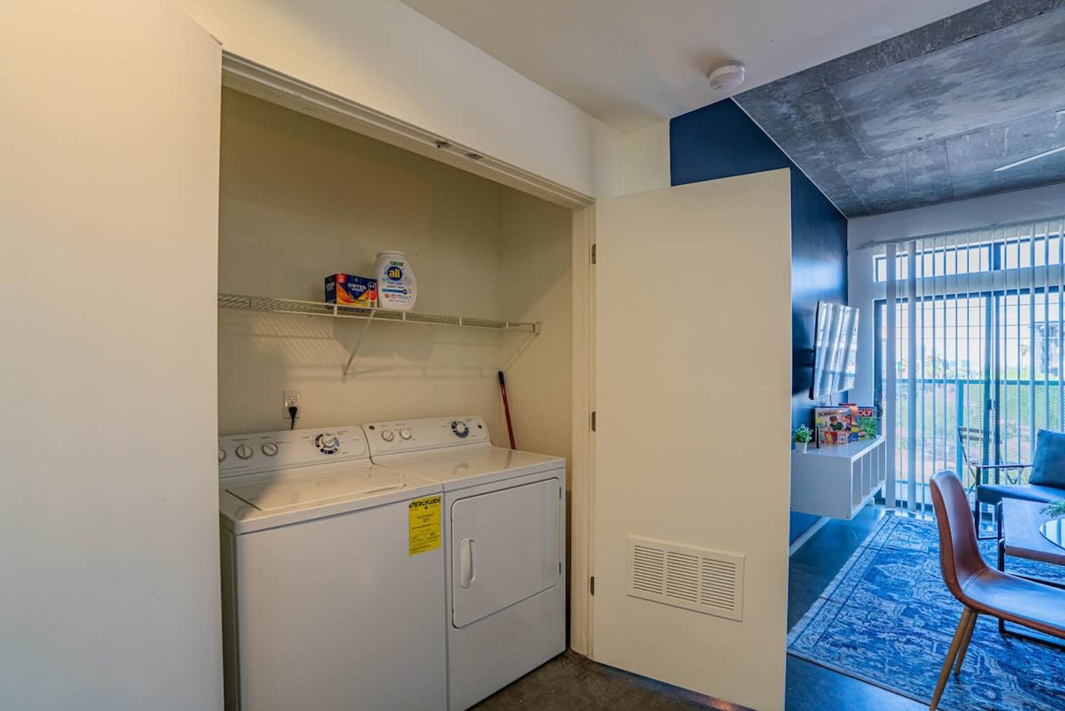 Building Photo - 333 E Roosevelt St