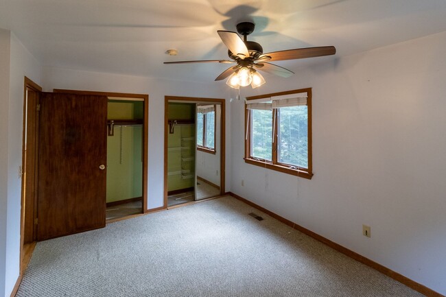 Building Photo - Beautiful Contemporary 3 Bedroom Home