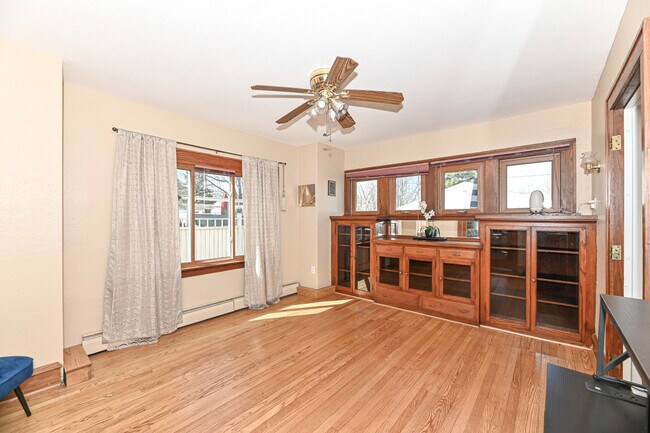 Building Photo - 3717 S 56th St