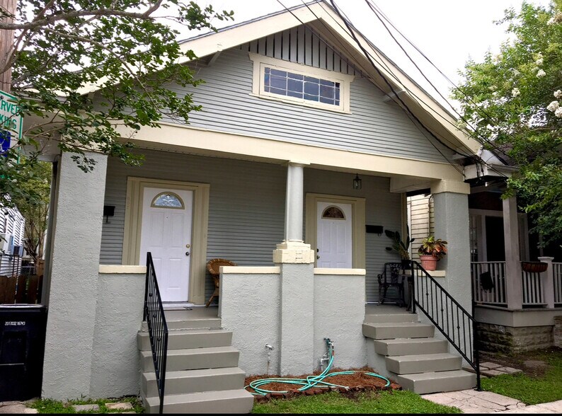 Building Photo - 807 Leontine St