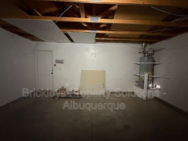 Building Photo - 1405 Secret Valley Dr SW