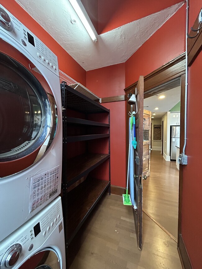 Building Photo - 28 Adams St