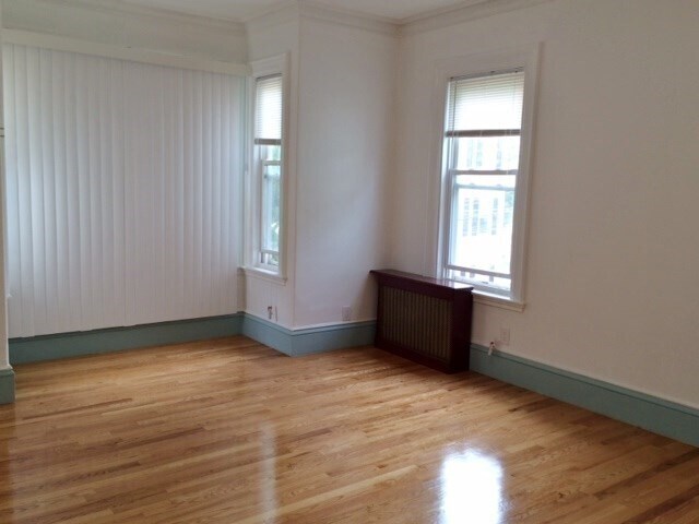 Building Photo - 81 Mt Vernon St