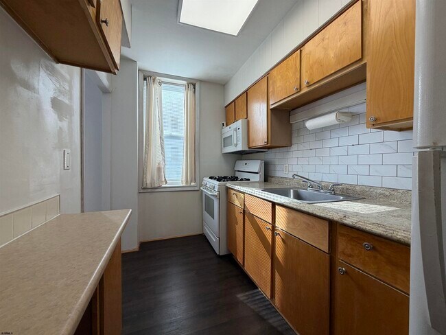 Building Photo - 3501 Ventnor Ave