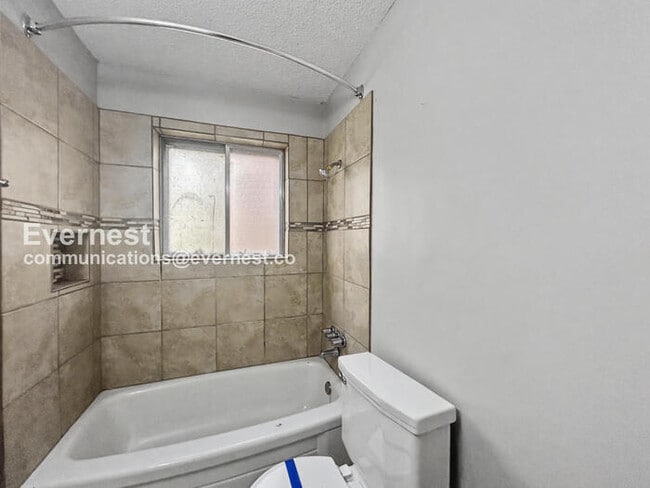 Building Photo - 3199 Gina Dr