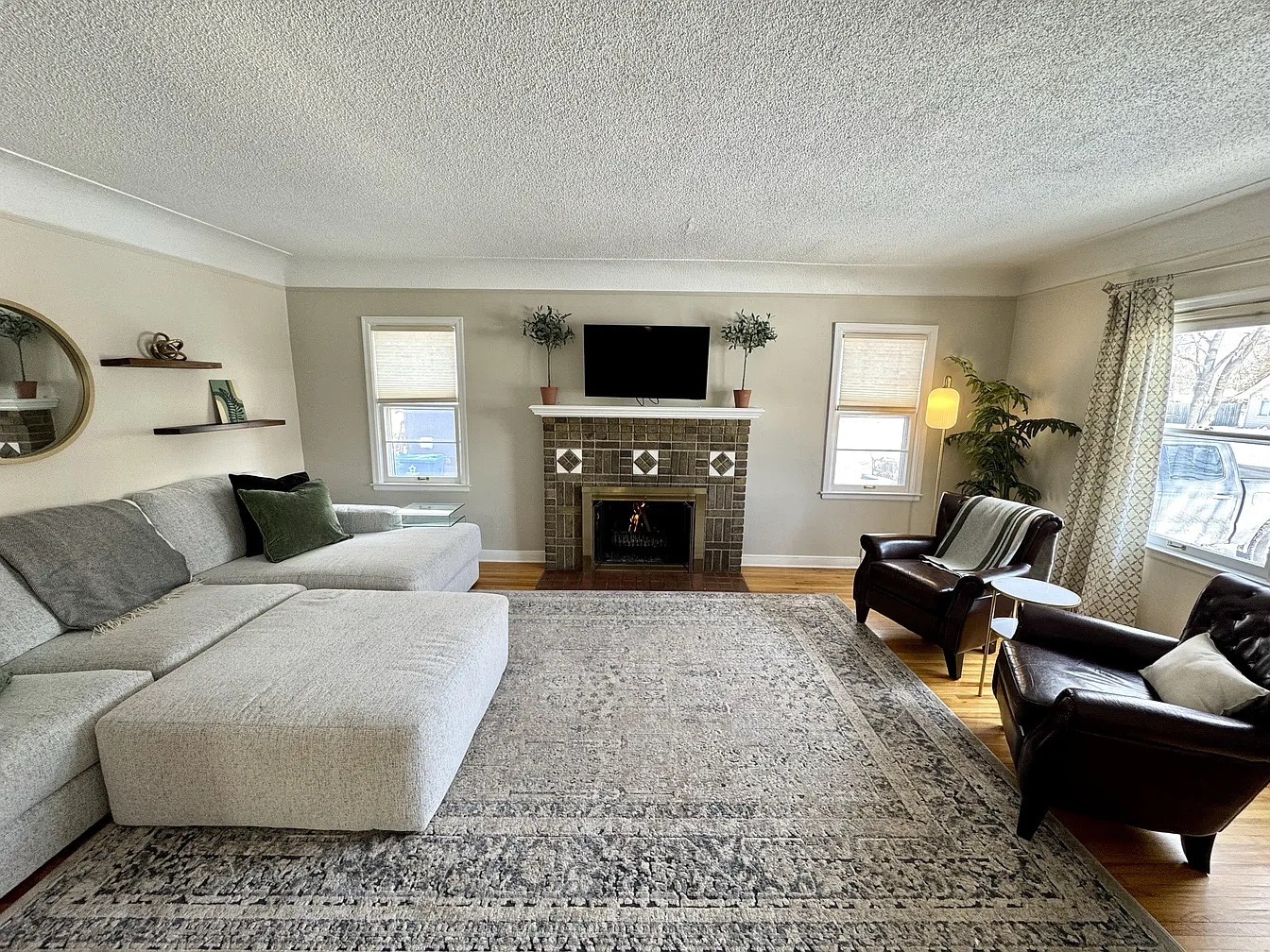 Building Photo - 4147 Yates Ave N