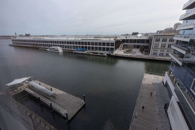 Building Photo - 100 Pier 4 Blvd.