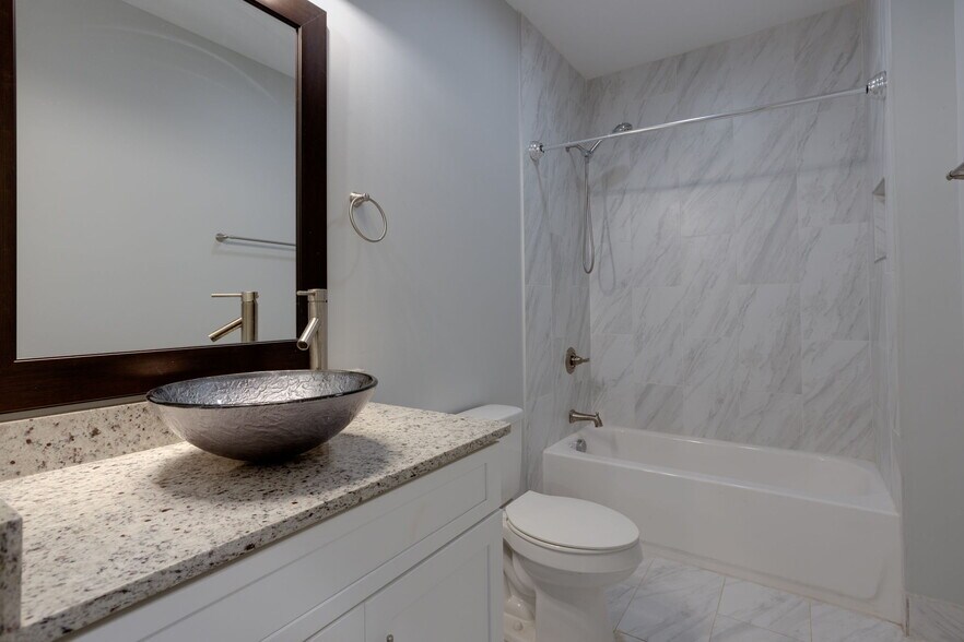 Building Photo - 5908A Morrow Rd