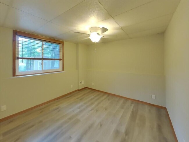 Building Photo - 5752 W 134th St