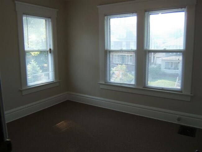 Building Photo - 172 Frambes Ave