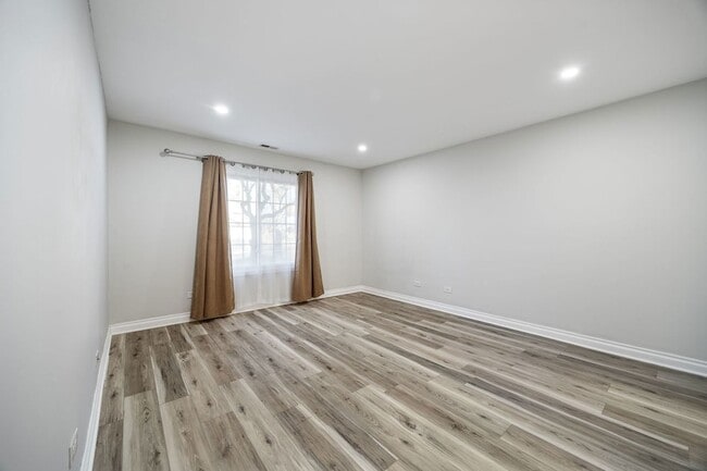 Building Photo - 901 Yosemite Trail