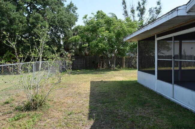 Building Photo - 1450 Creel Rd NE