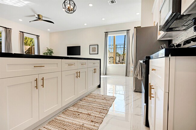 Building Photo - 5908 St Augustine St